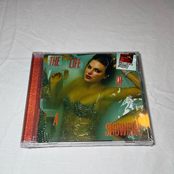 Taylor Swift The Life of a Showgirl Signed CD Photo #4 NWT NIB